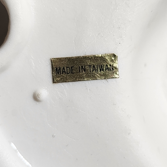 Vintage Light-Up Blue & White Porcelain Nesting Duck Night Light 5"X6"X3.5" - Picture 11 of 11